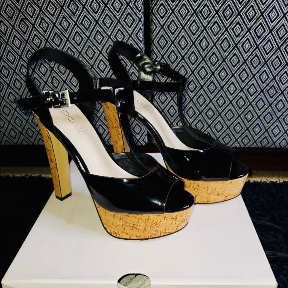 ALDO Black Patent strap sandal, cork Heels - Sz 10